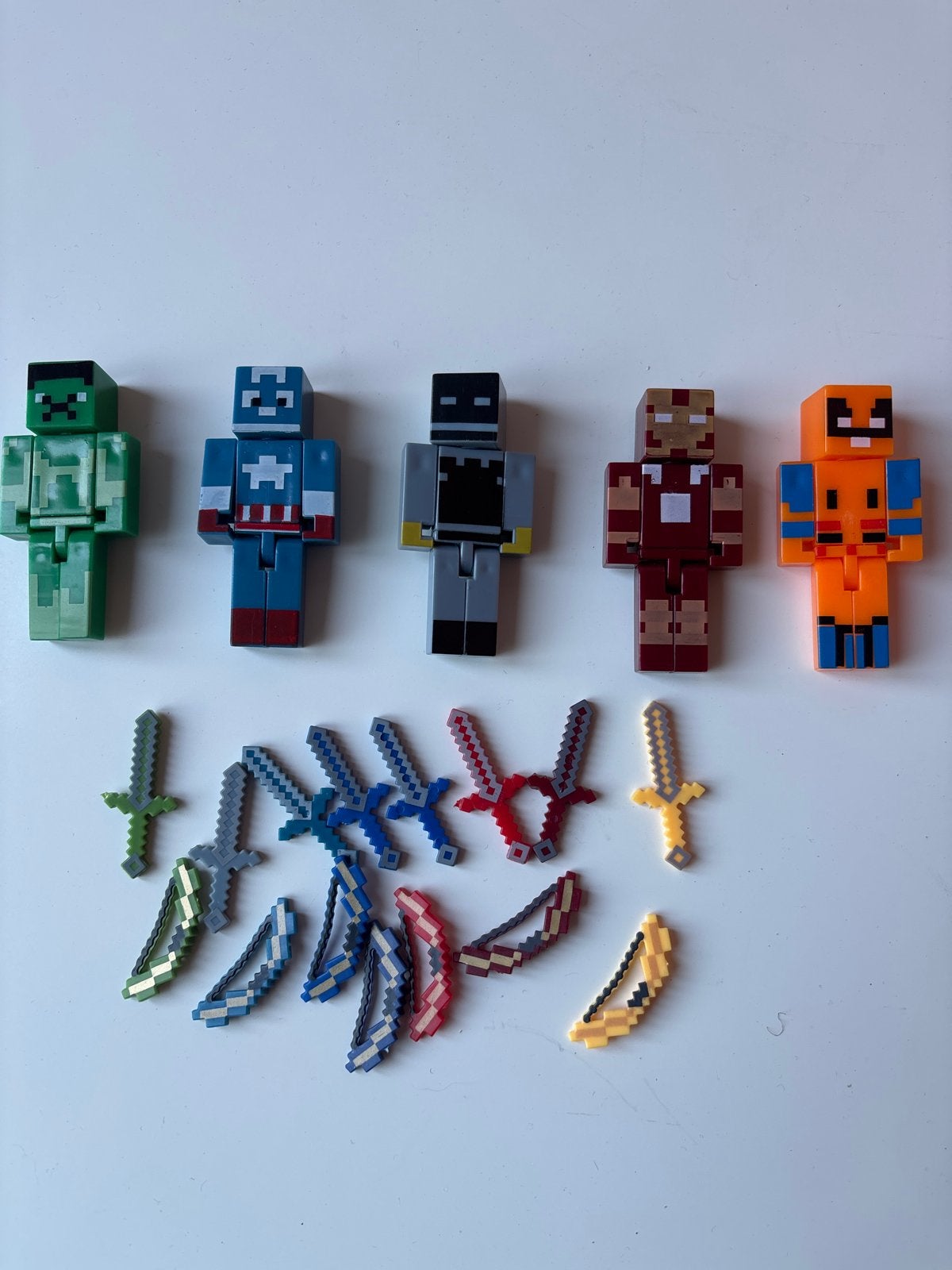 Minecraft en Superhelden Speelfiguren met Accessoires, Ophalen of Verzenden, Gebruikt