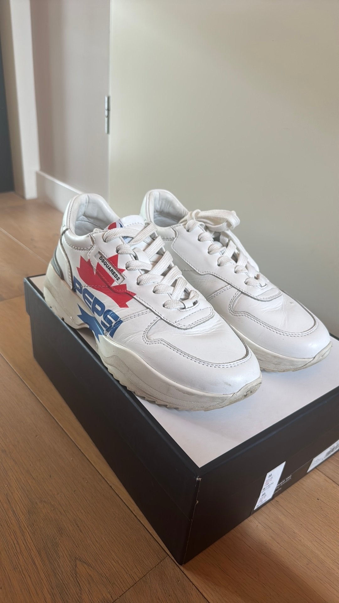 Dsquared2 Pepsi sneakers maat 40, Ophalen of Verzenden, Zo goed als nieuw