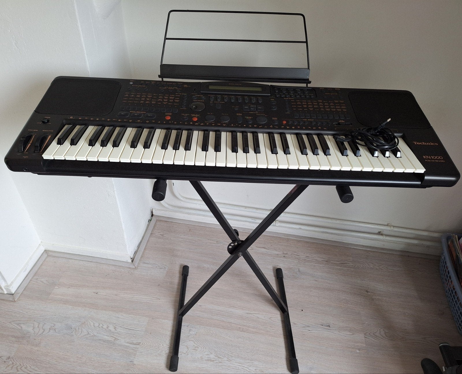 Keyboard Technics KN 1000 inclusief standaard en voetpedaal, Ophalen, Gebruikt, 61 toetsen, Technics