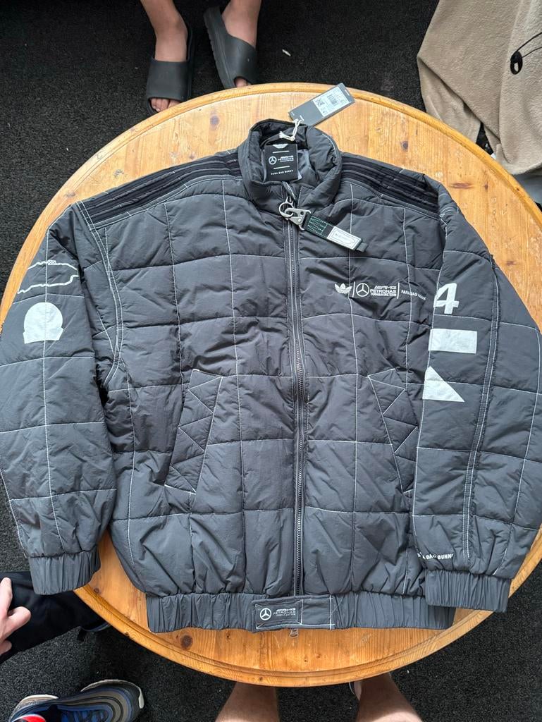 Mercedes-AMG Petronas F1 Team x Adidas Jas Maat L, Ophalen of Verzenden, Nieuw, Maat 52/54 (L), Zwart
