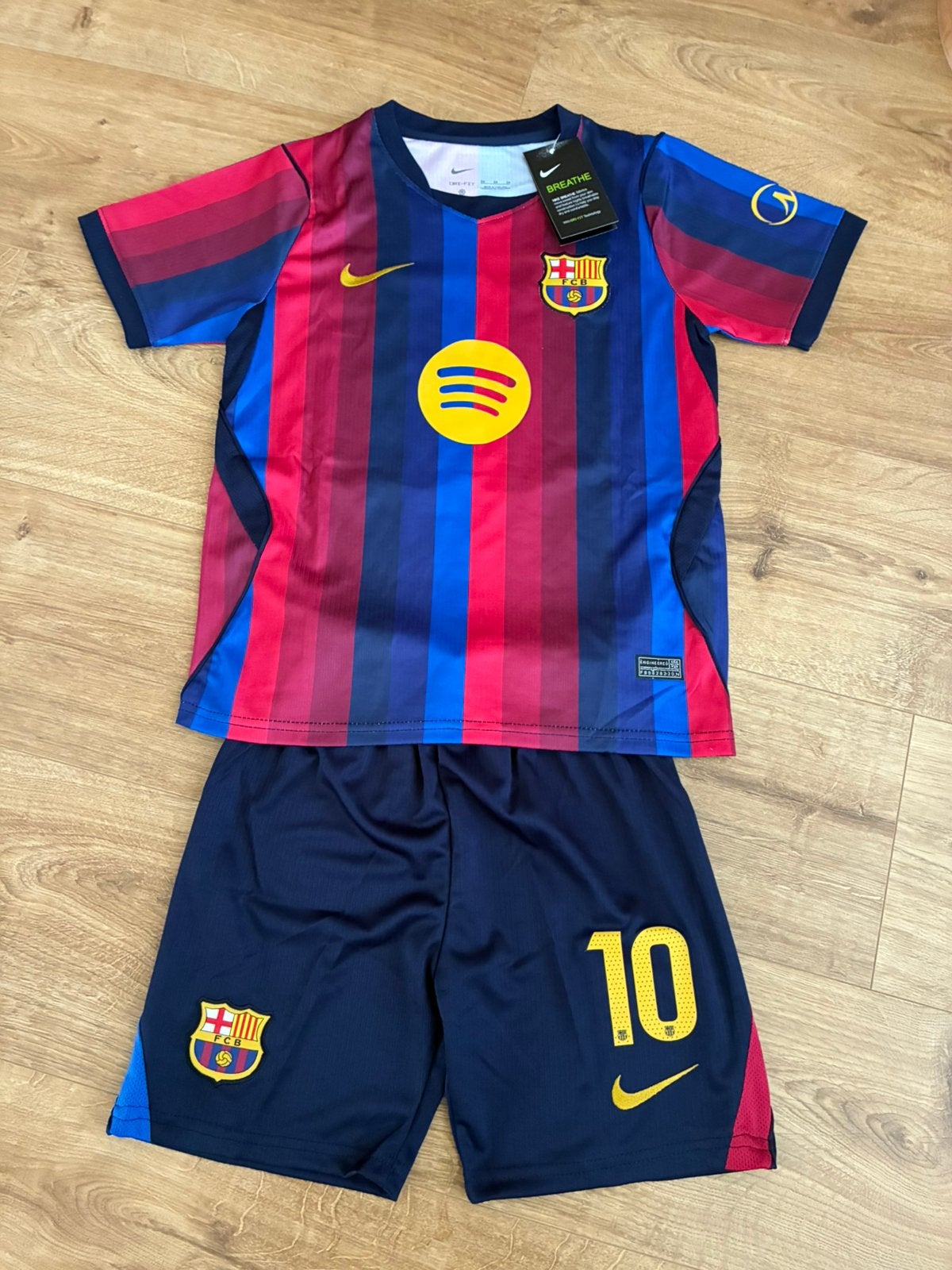 Barcelona kindertenue #10 Lamine Yamal maat 24, Maat XS of kleiner, Ophalen of Verzenden, Nieuw, Shirt