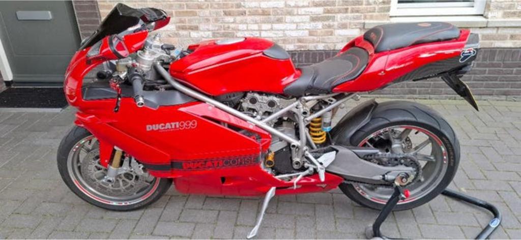 Ducati 999, Sportuitlaat, 2 cilinders, Gebruikt, Particulier