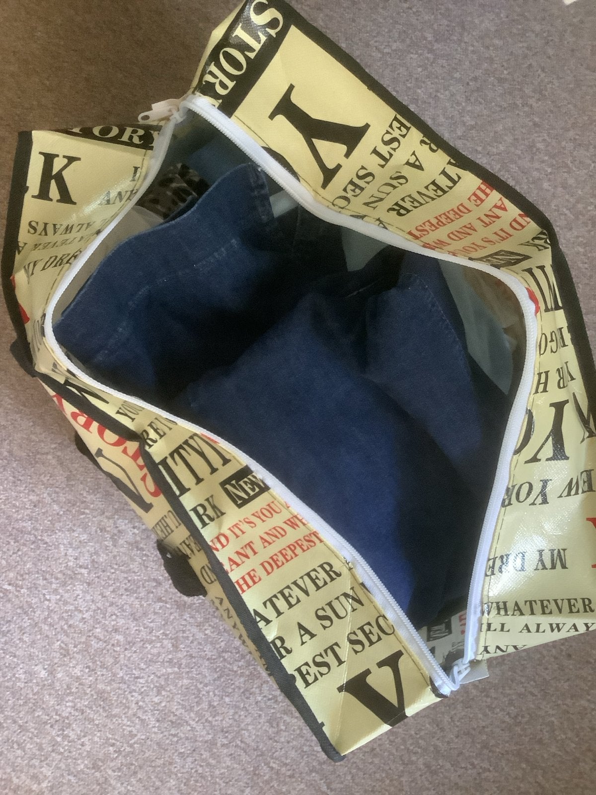 Tas met dameskleding: Spijkerjurk, Bermuda, jurk, shirts, Ophalen, Gedragen