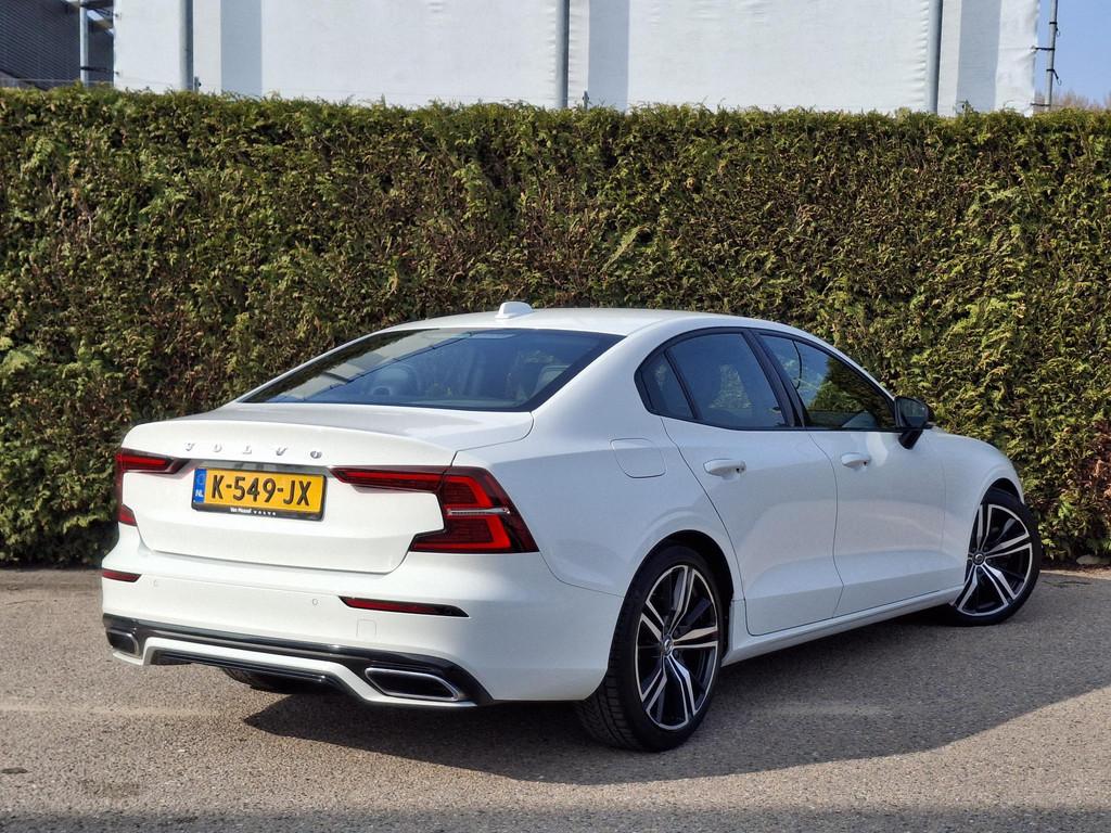 Volvo S60 B3 R-Design | Blis | Keyless | Trekhaak | AppleCar, 12 maanden, Euro 6, 4 cilinders, Origineel Nederlands