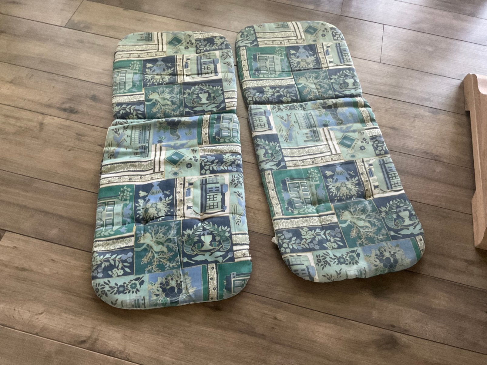 Twee tuinstoelkussens, Tuin en Terras, Tuinmeubel-accessoires, Ophalen of Verzenden, Zo goed als nieuw