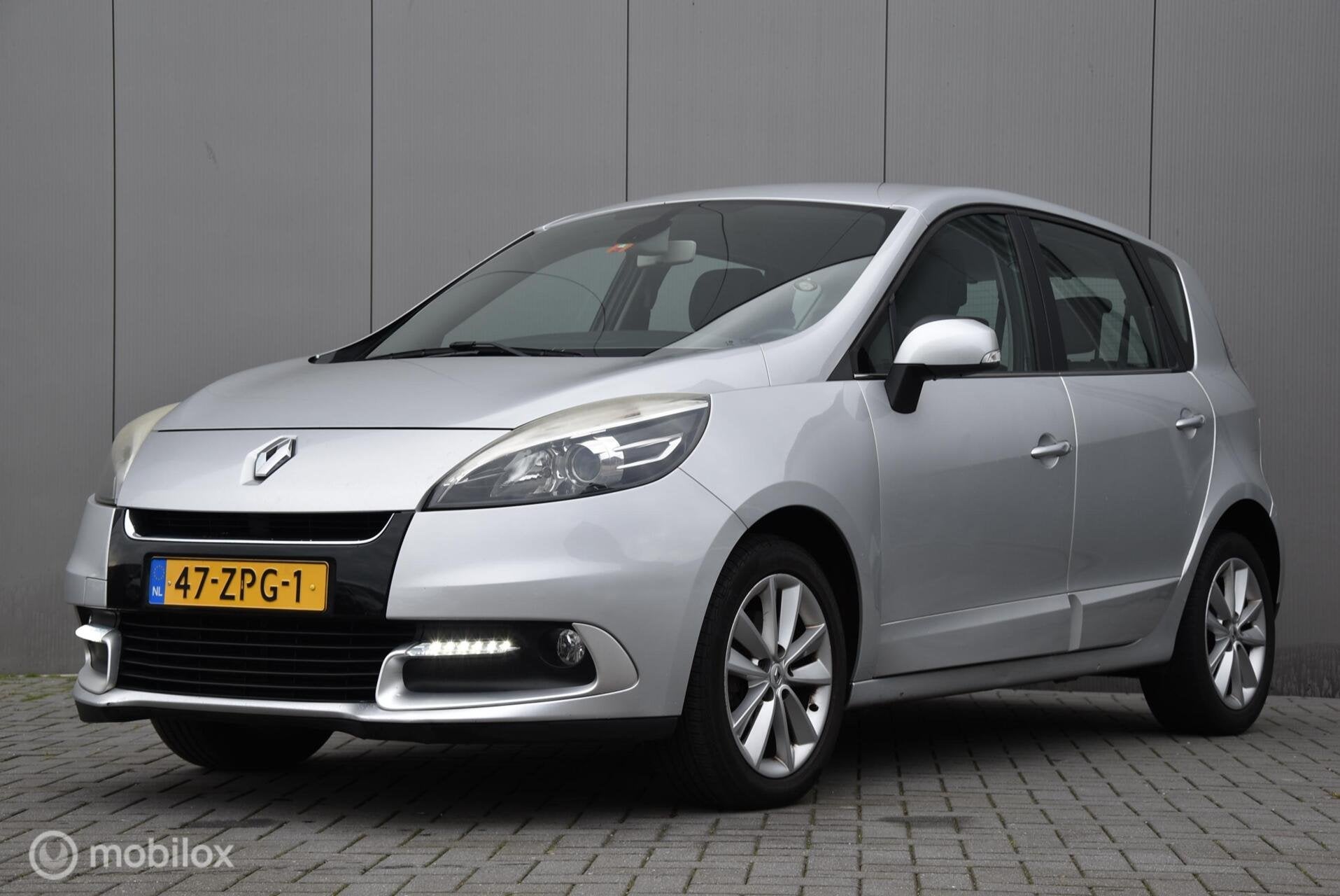Renault Scenic 1.2 TCe Collection | Climate | Cruise | Navi, Auto's, Voorwielaandrijving, Euro 5, Gebruikt, 1295 kg