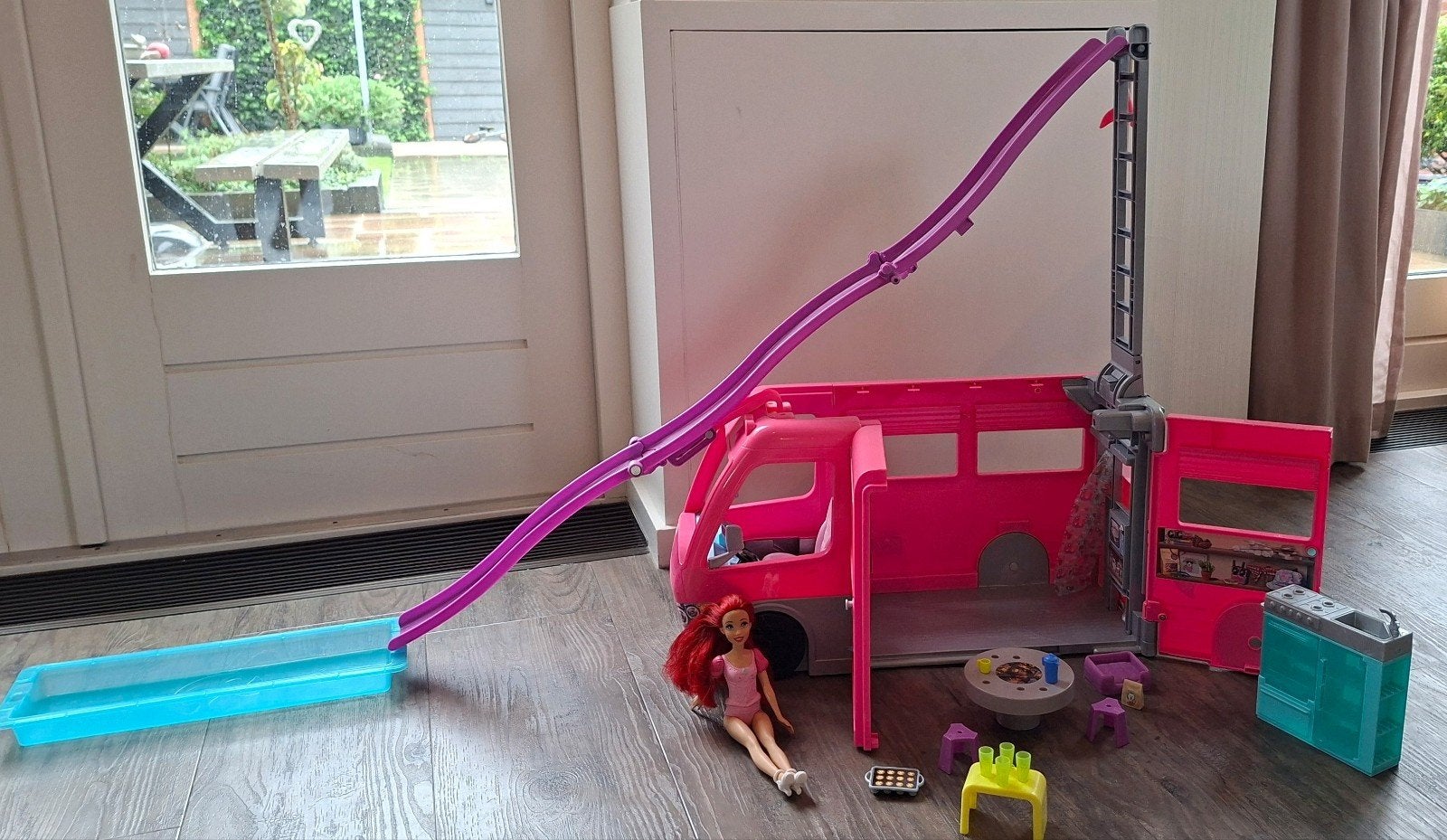 Barbie camper met pop en accessoires, Ophalen of Verzenden, Barbie
