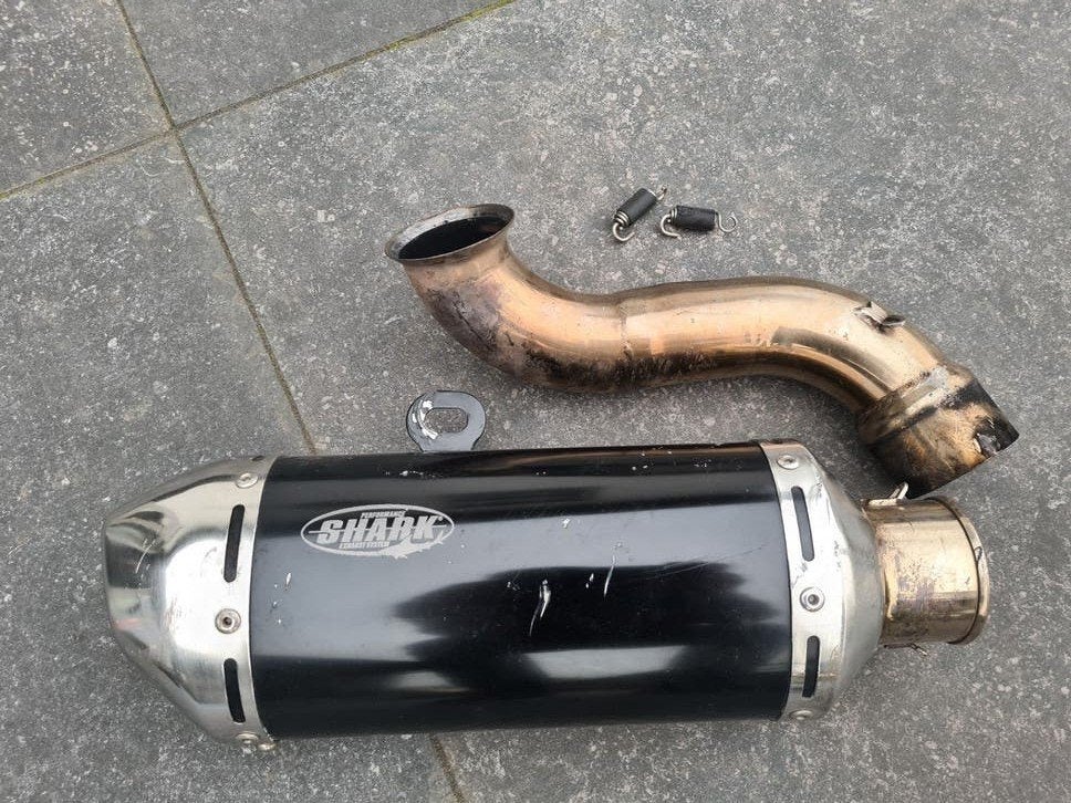 Uitlaatdemper / demper shark dsx 5 ktm 690 duke

Gebruikt, w, Ophalen of Verzenden