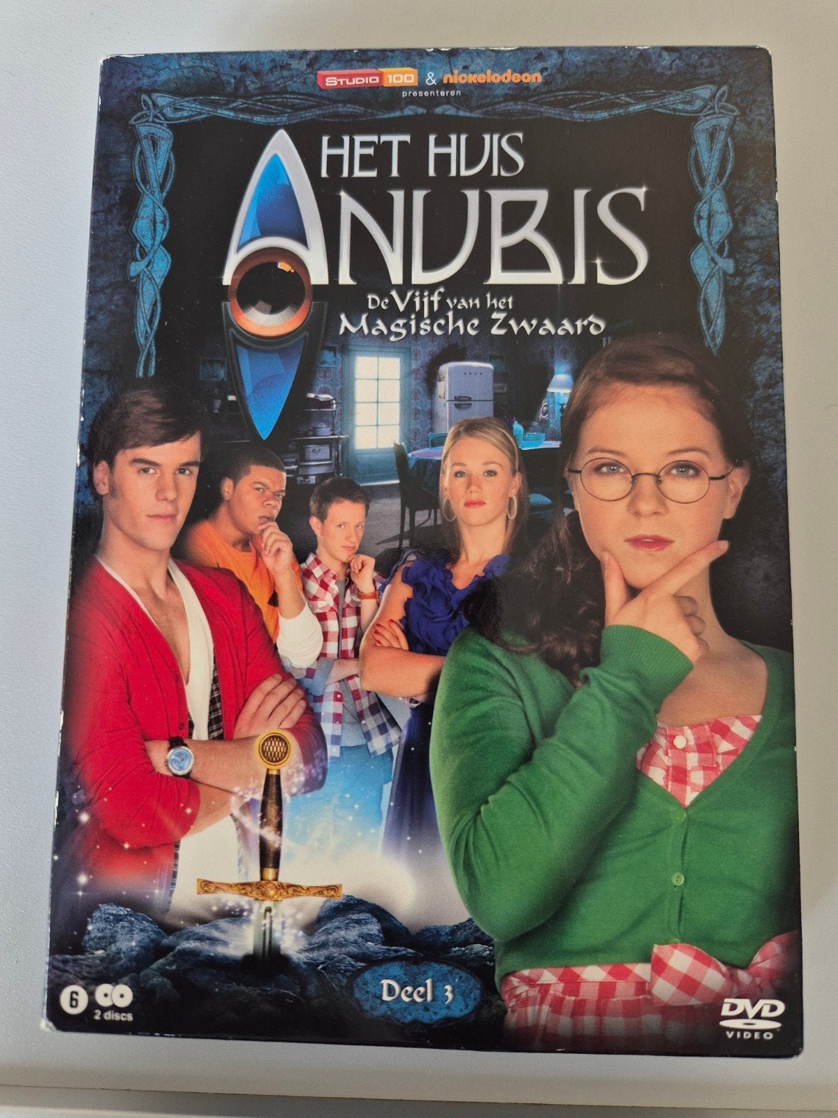 Het Huis Anubis: De Vijf van het Magische Zwaard - Deel 3, Vanaf 6 jaar, Ophalen of Verzenden, Zo goed als nieuw