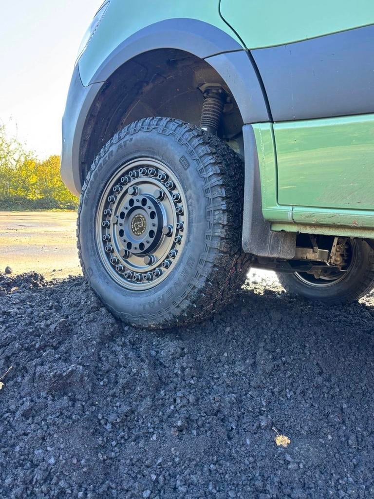 Mercedes Sprinter (4x4) Fenders / Spatbordverbreders, Auto-onderdelen, Carrosserie en Plaatwerk, Spatbord, Voor, Nieuw, Ophalen of Verzenden
