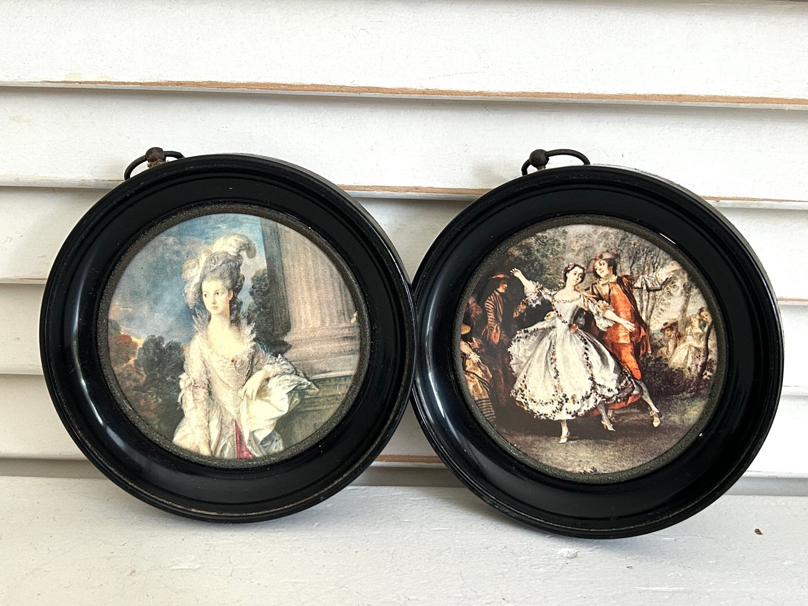 Twee ronde miniatuur schilderijtjes portret prent, Ophalen