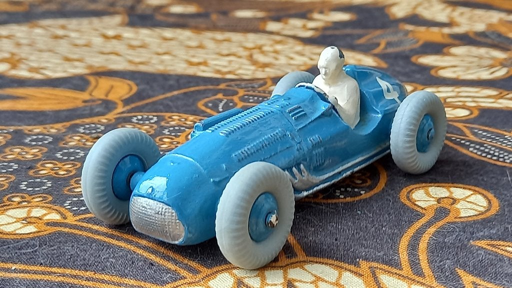 Mooie oude Dinky Toys 230 racewagen uit Engeland 10,2 cm., Ophalen of Verzenden