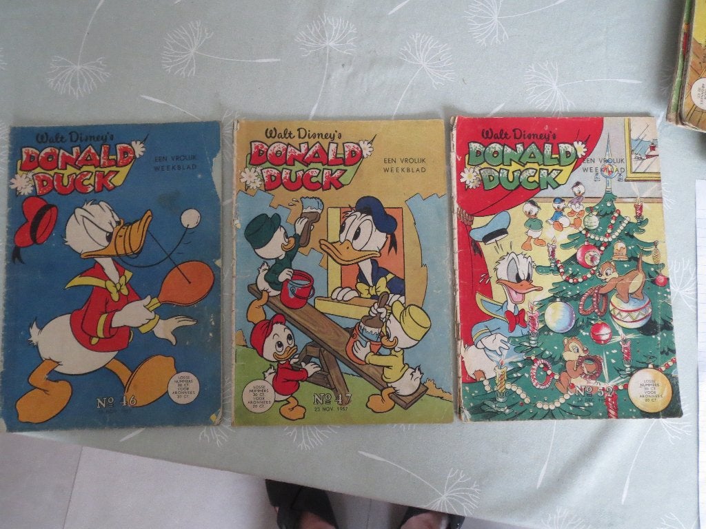 Donald Duck  nr. 46 uit 1957, nr. 47 uit 1957, nr. 52 / 1957, Boeken, Meerdere stripboeken, Ophalen of Verzenden, Gelezen