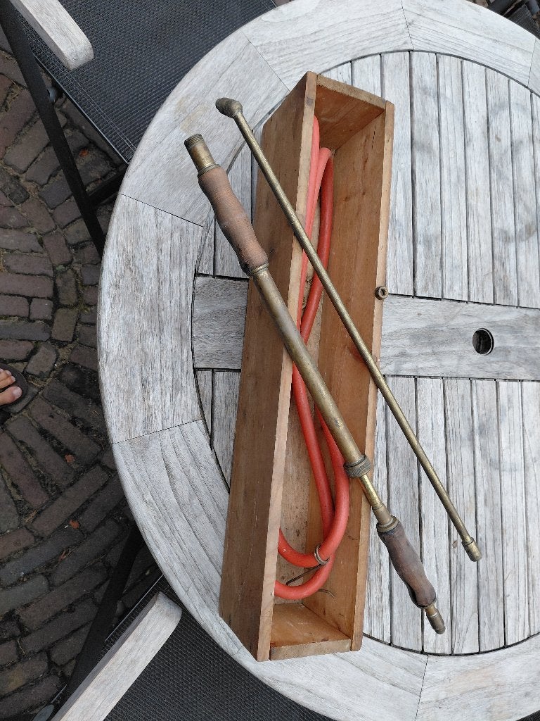 antiek spuitpomp, Ophalen
