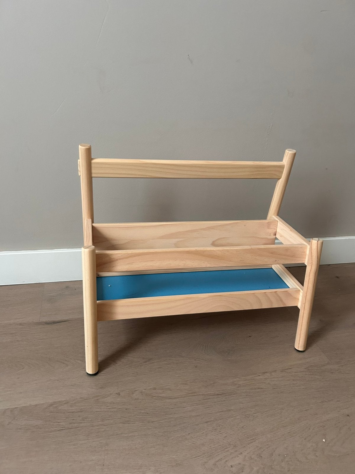 Boekenplankje kinderkamer, Ophalen, Zo goed als nieuw, Stoel(en)