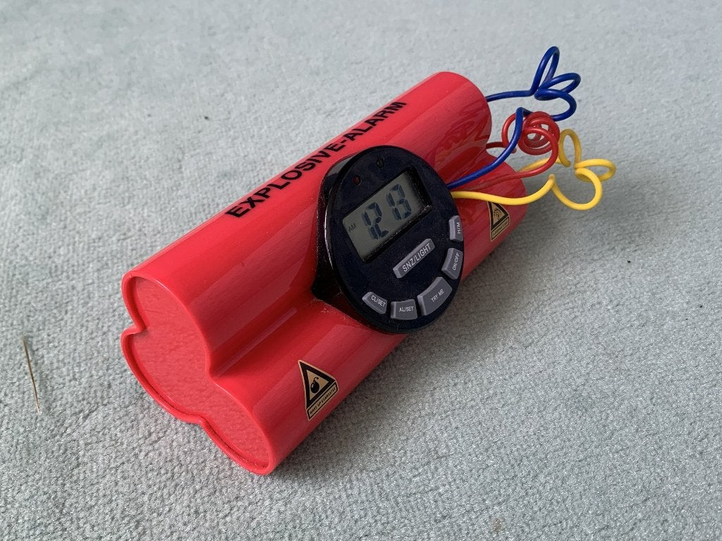Dynamiet digitale Wekker | Alarm TNT, Overige merken, Rood, Ophalen of Verzenden, Zo goed als nieuw