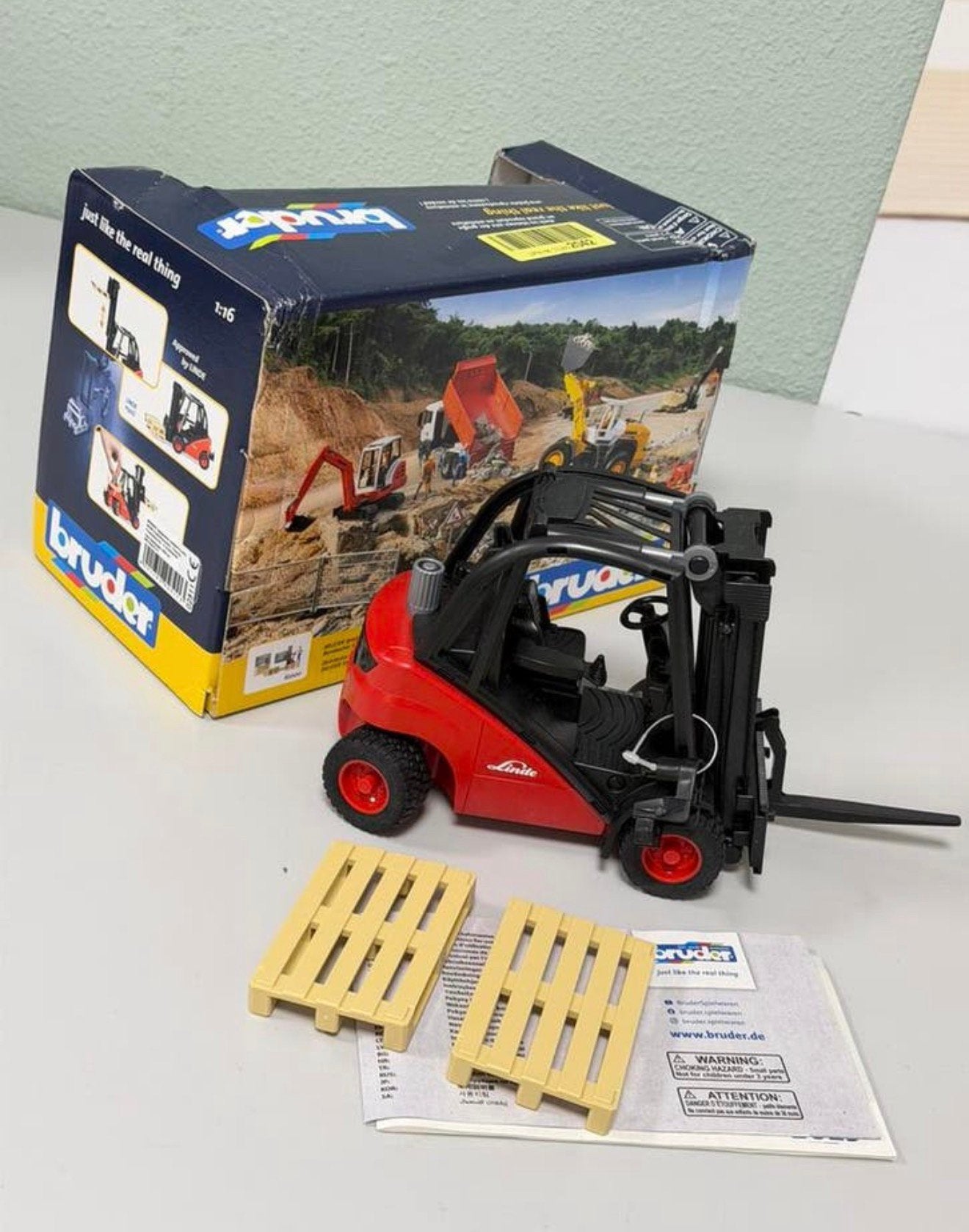 Bruder Linde H35 Vorkheftruck 1:16 + pallets - Letop 1 vork, Nieuw, Ophalen of Verzenden, H, H