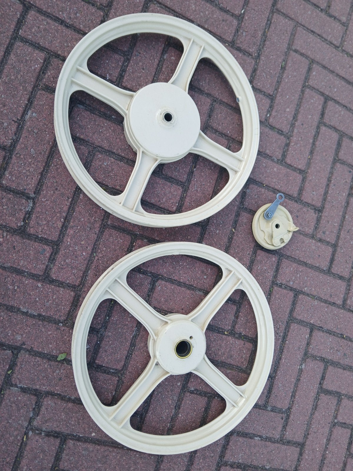 Vespa piaggio ciao 4 spaaks velgen gecoat, Fietsen en Brommers, Brommeronderdelen | Algemeen, Ophalen of Verzenden, Gebruikt, Overige typen