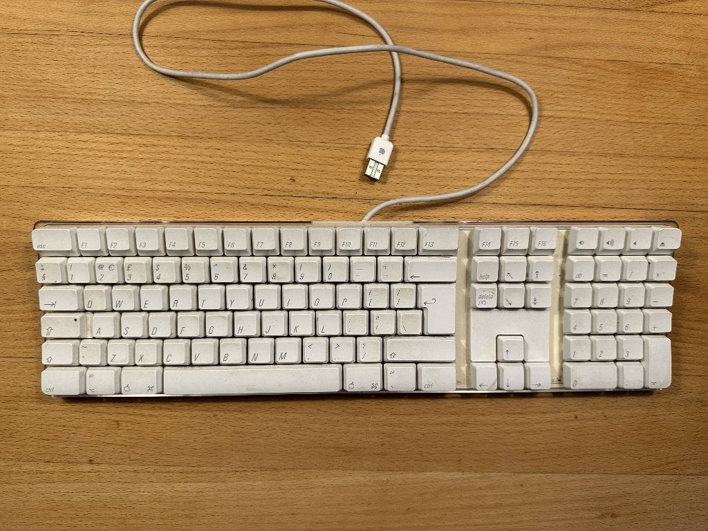Apple Keyboard A1048 wit USB, Computers en Software, Gebruikt, Multimediatoetsen, Ophalen of Verzenden, Qwerty