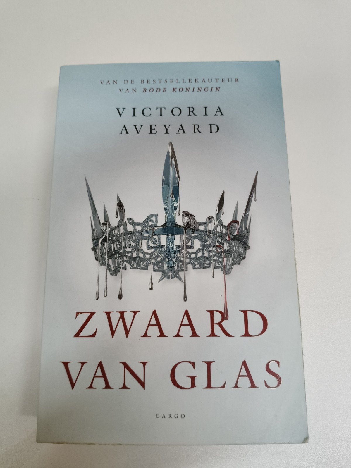 Zwaard van Glas - Victoria Aveyard (Rode Koningin), Boeken, Ophalen of Verzenden, Gelezen, Victoria Aveyard