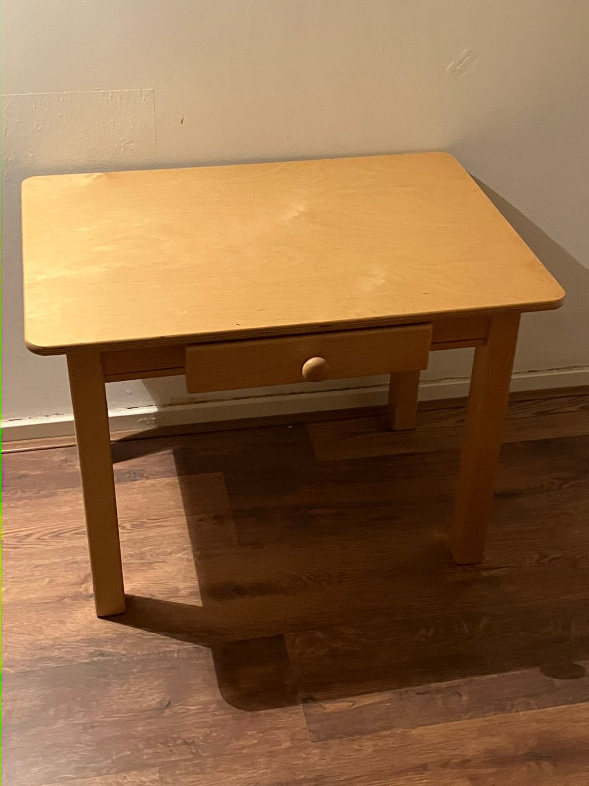 Houten kindertafel met lade 70x50x50 oersterk beuken hout, Ophalen, Zo goed als nieuw, Tafel(s)