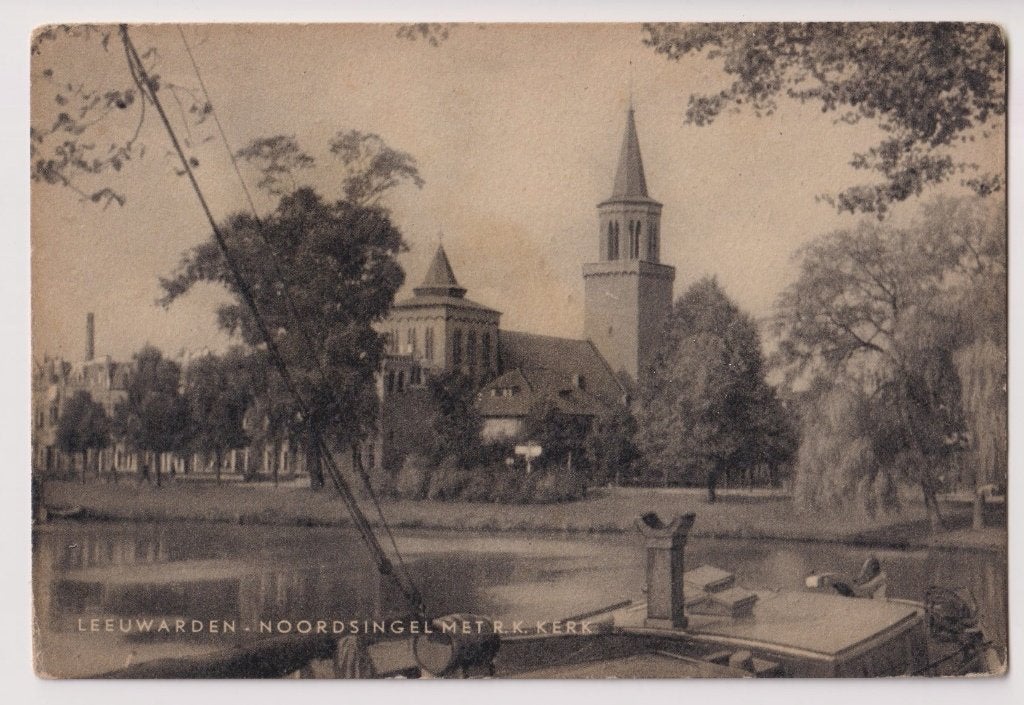 270 Leeuwarden Noordersingel met RK Kerk B67, Verzenden, 1940 tot 1960, Ongelopen, Friesland