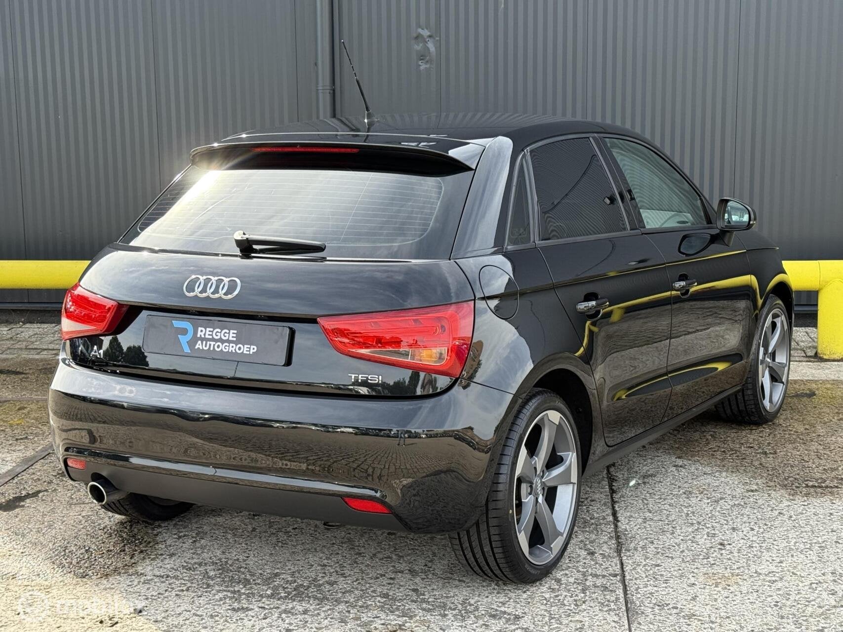 Audi A1 Sportback 1.2 TFSI Ambition S-Line Velgen | TOPSTAAT, Voorwielaandrijving, 86 pk, 4 cilinders, 4 stoelen