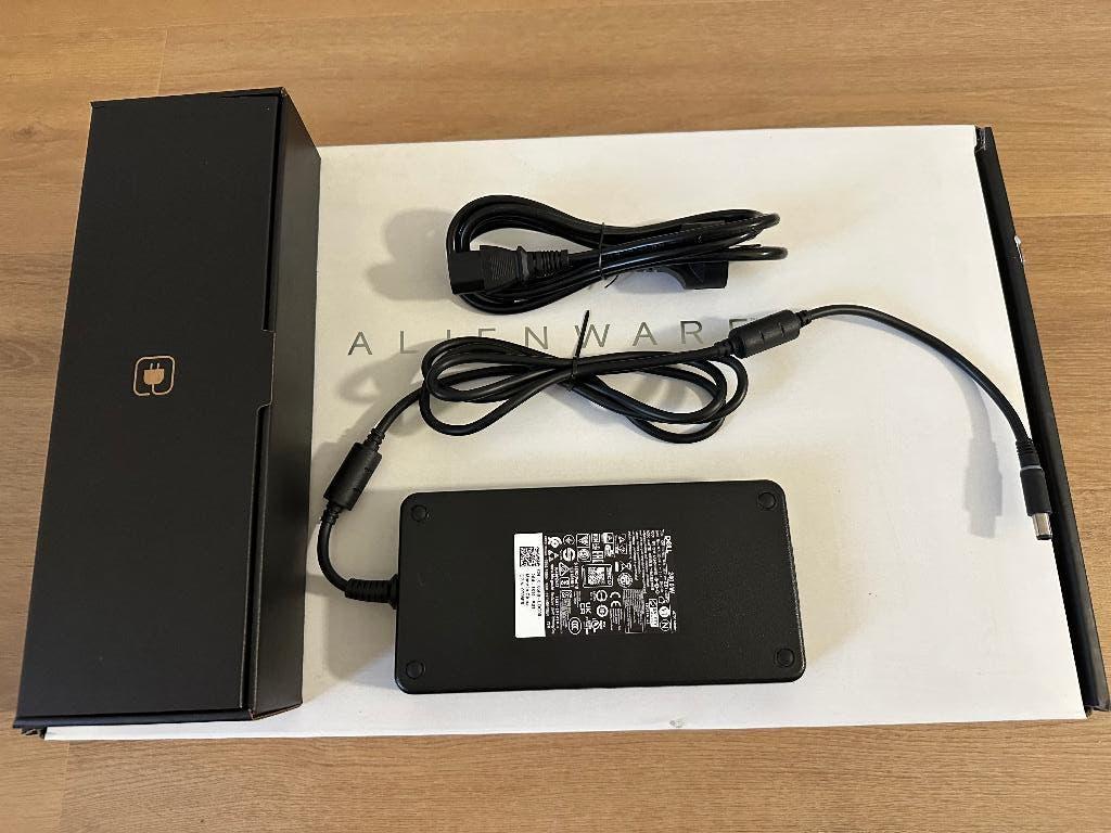 DELL Alienware laptop adapter 240W la240pm190, Computers en Software, Laptop-opladers, Zo goed als nieuw, Ophalen