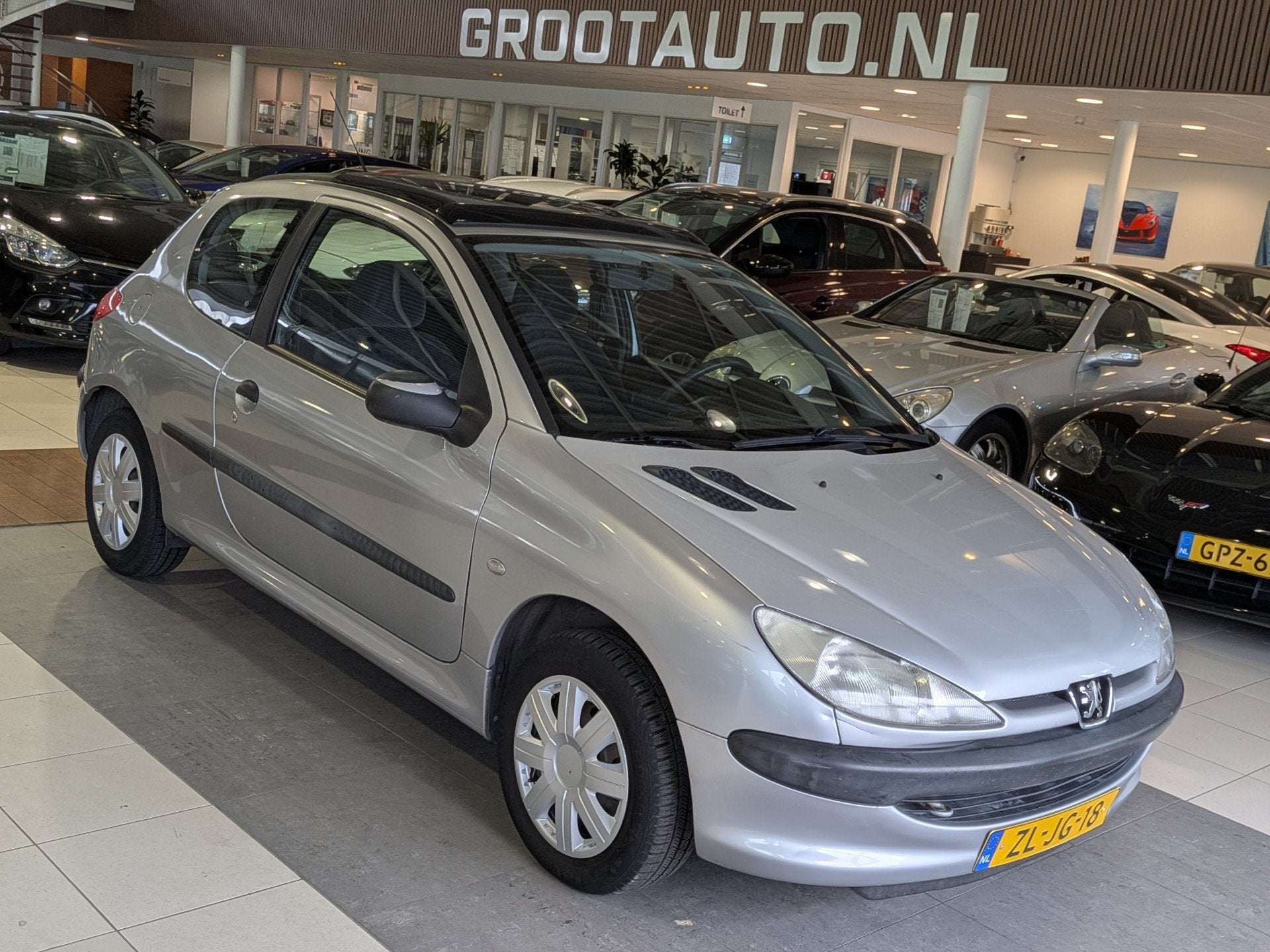 Peugeot 206 1.4 XR Stuurbekrachtiging (bj 1999), Voorwielaandrijving, 1360 cc, Origineel Nederlands, Bedrijf