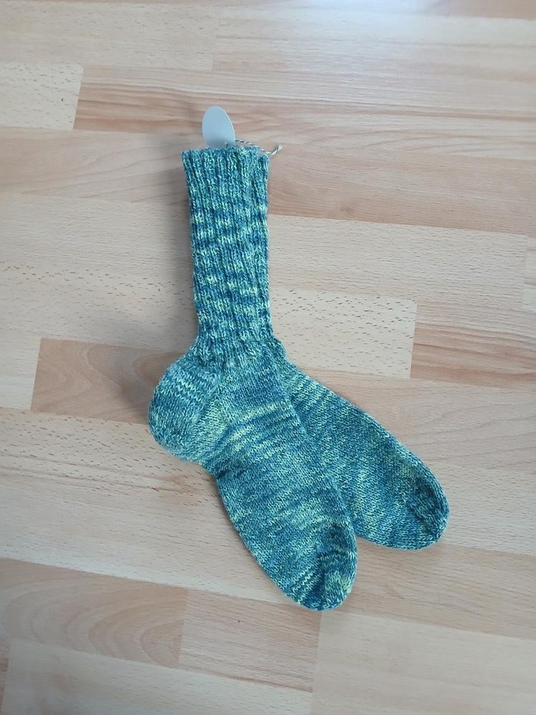 Handgebreide sokken van sokkenwol. 75% wol. Maat 38/39, Verzenden, Nieuw, Overige kleuren, Sokken en Kniesokken