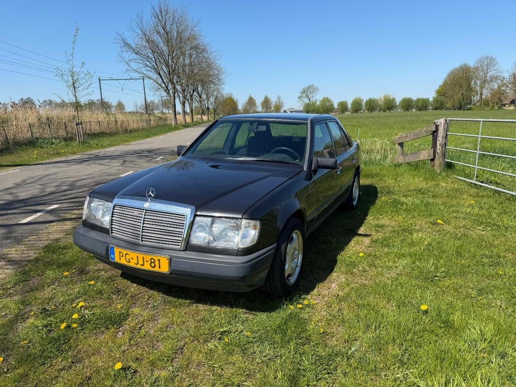 Mercedes-Benz 200-Serie 2.6 260 E AUT U9 1988 Zwart, Auto's, Automaat, Zwart, 2599 cc, Zwart