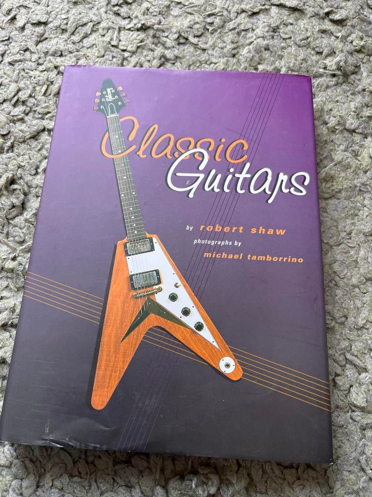 Classic Guitars - Robert Shaw - Boek over gitaren, Ophalen of Verzenden, Gelezen, Instrument