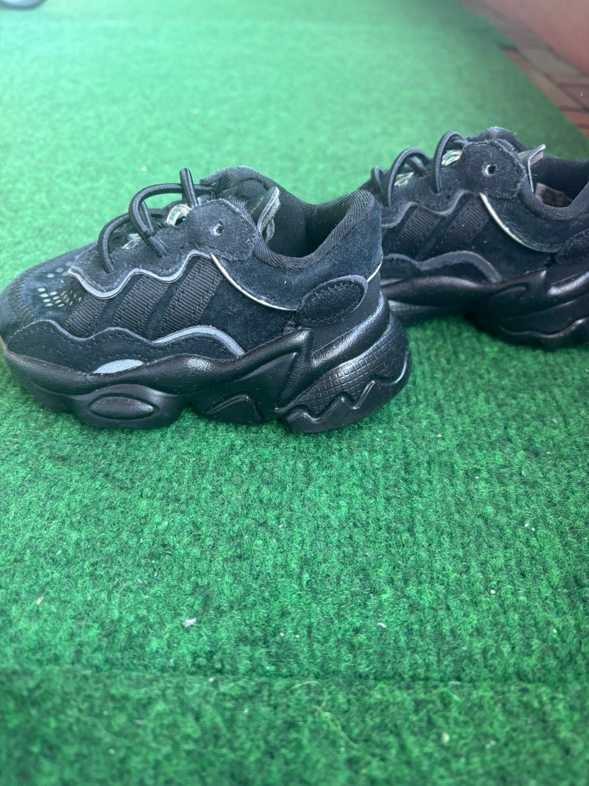 Adidas OZWEEGO, Schoentjes, Jongetje of Meisje, Nieuw, Ophalen of Verzenden