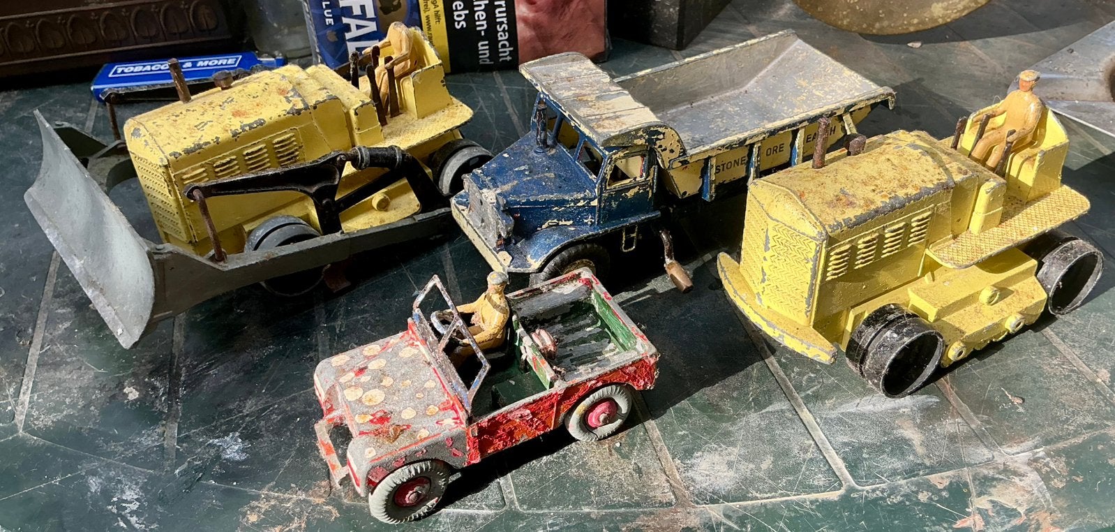 4 Dinky toys voor loop of sloop., Hobby en Vrije tijd, Modelauto's | 1:24, Ophalen of Verzenden, Gebruikt, Overige typen, Overige merken