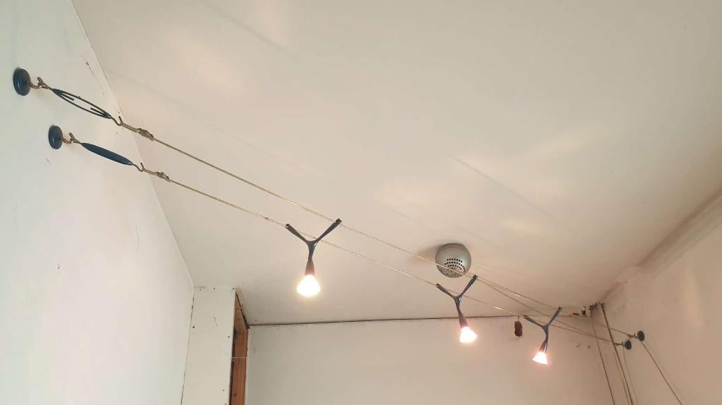 Rail verlichting met 3 spots halogeen, Ophalen of Verzenden, Gebruikt, Metaal of Aluminium, Halogeen