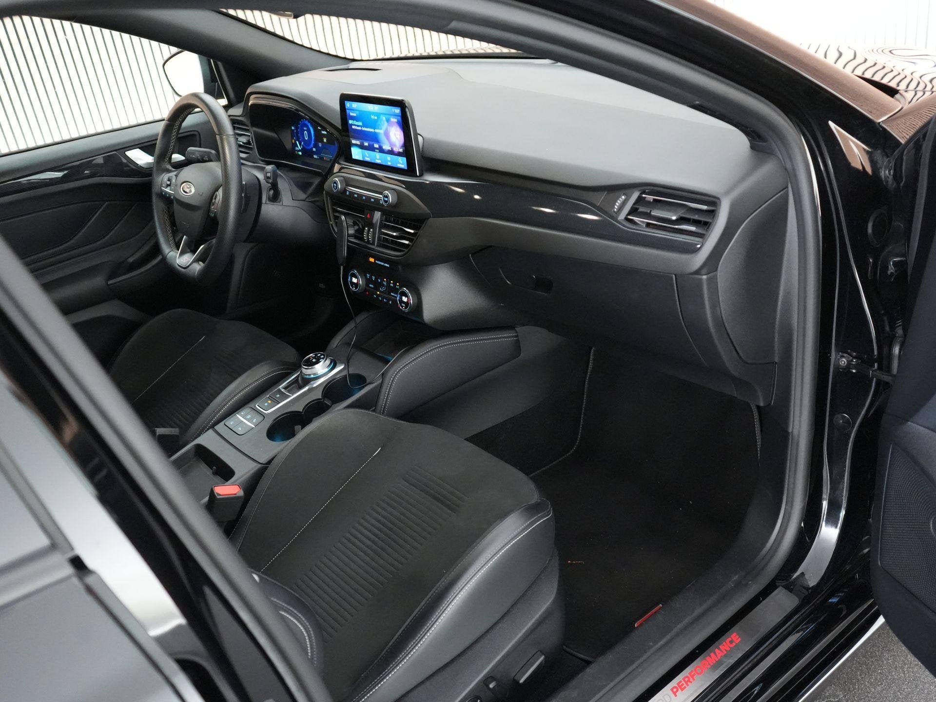 Ford Focus ST-3 AUTOMAAT 2.3 280pk PERFORMANCE PACK |track-m, Gebruikt, 4 cilinders, Bedrijf, 1600 kg