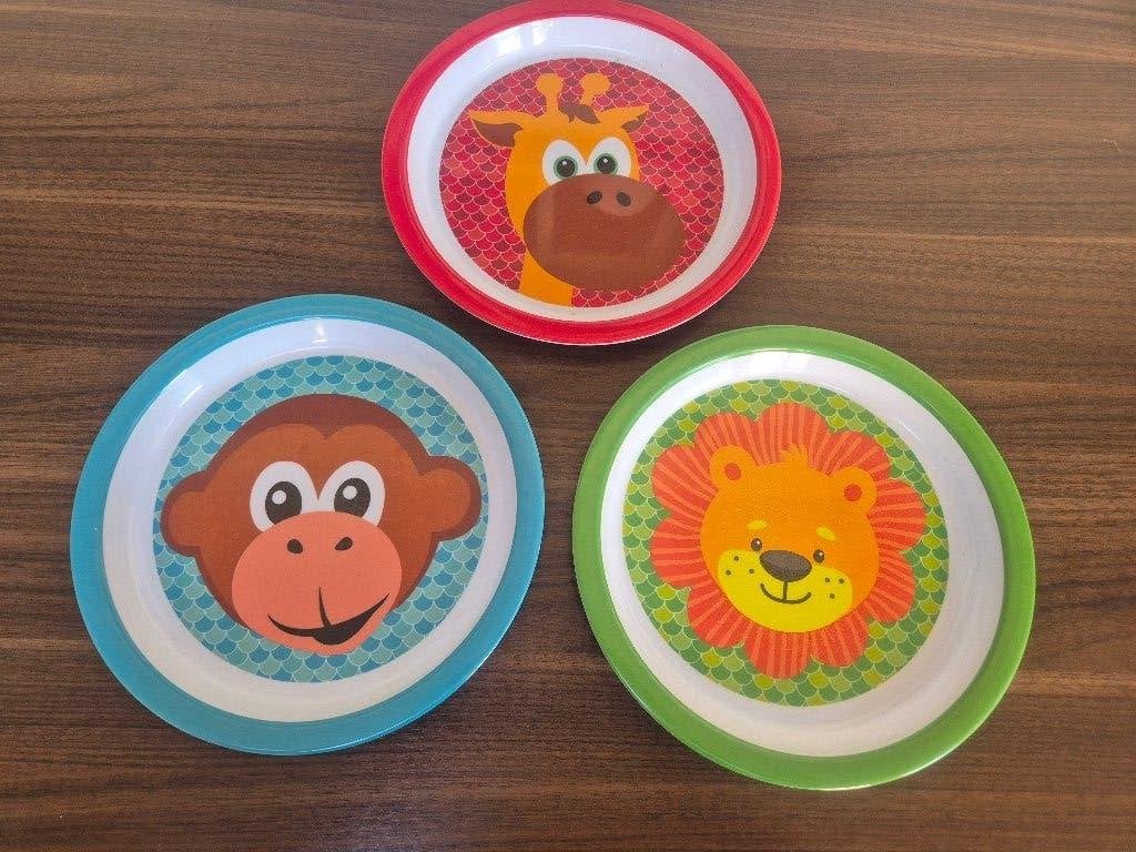 3 leuke kinderbordjes, Kunststof, Ophalen of Verzenden, Zo goed als nieuw, Bord(en)