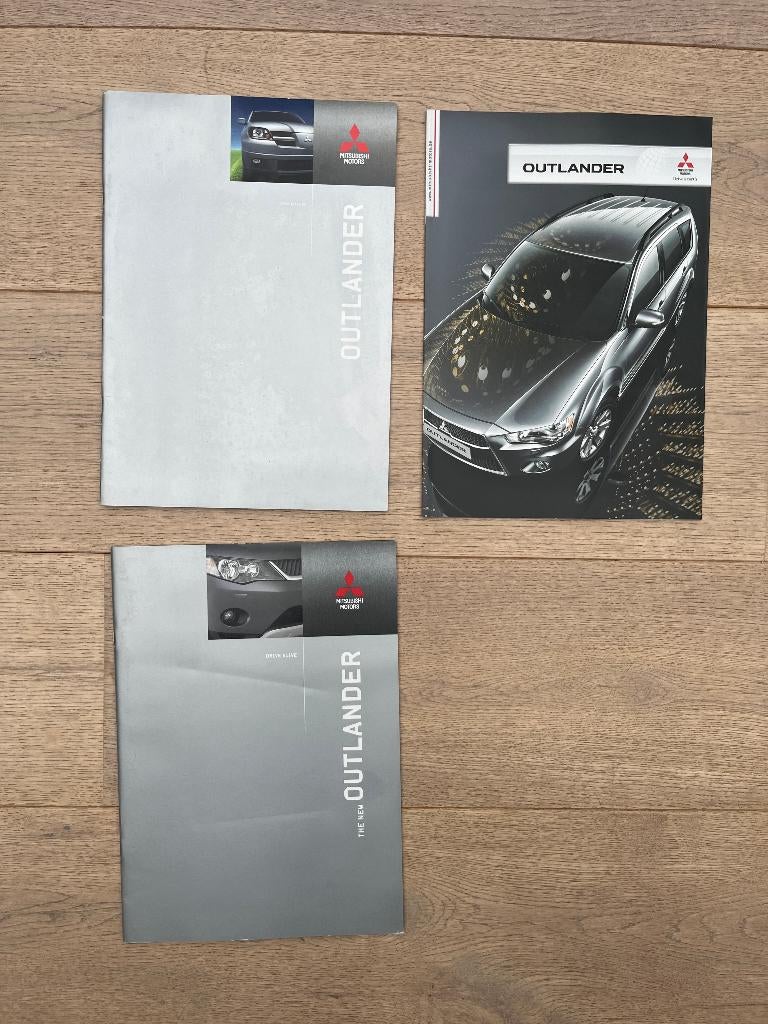 MITSUBISHI OUTLANDER FOLDERS, Verzenden, Zo goed als nieuw, Mitsubishi