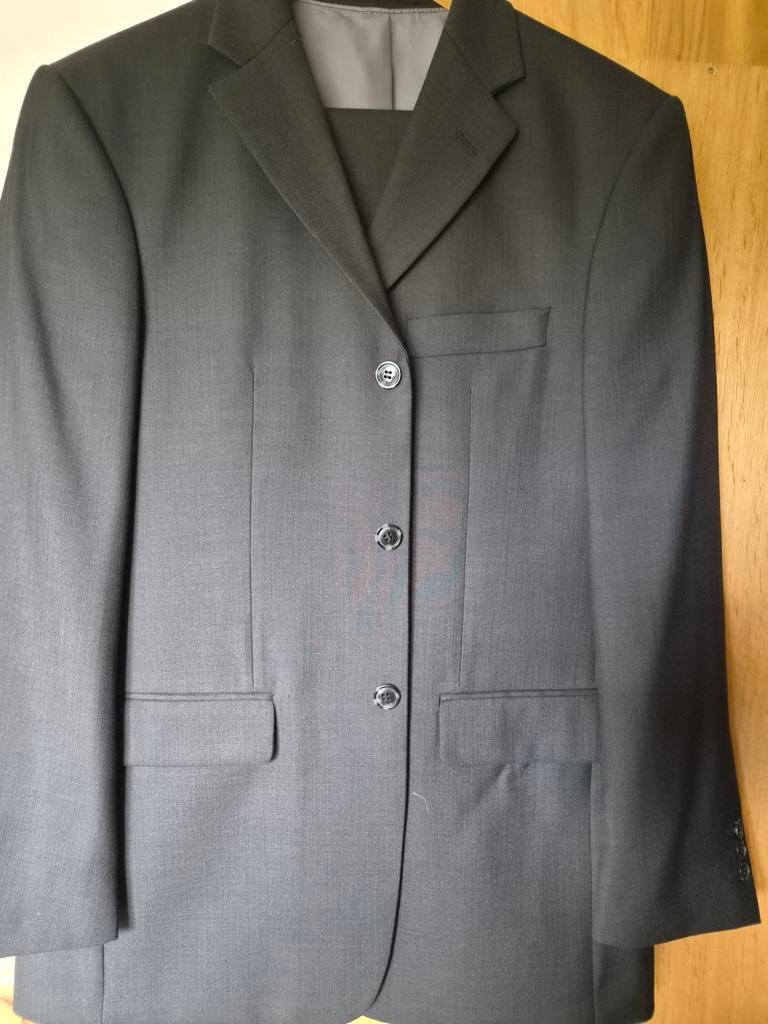 Grijs 2 delig kostuum maat 50, Kleding | Heren, Kostuums en Colberts, Ophalen of Verzenden, Zo goed als nieuw, Maat 48/50 (M)