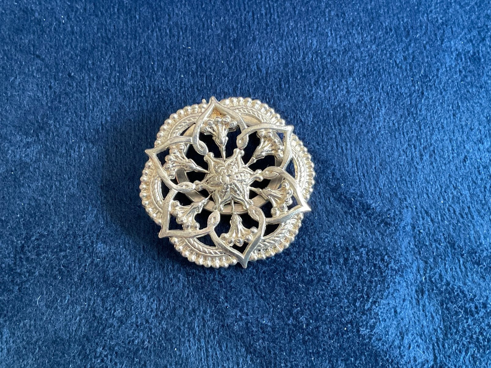 SASA ( Victorian Revival sieraden ) sjaalclip of sjaalklem, Overige materialen, Verzenden, Minder dan 4 cm, Zo goed als nieuw
