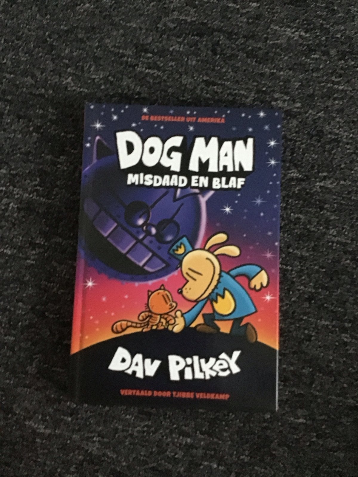 Dog Man: Misdaad en Blaff - Dav Pilkey, Ophalen of Verzenden, Zo goed als nieuw, Fictie algemeen
