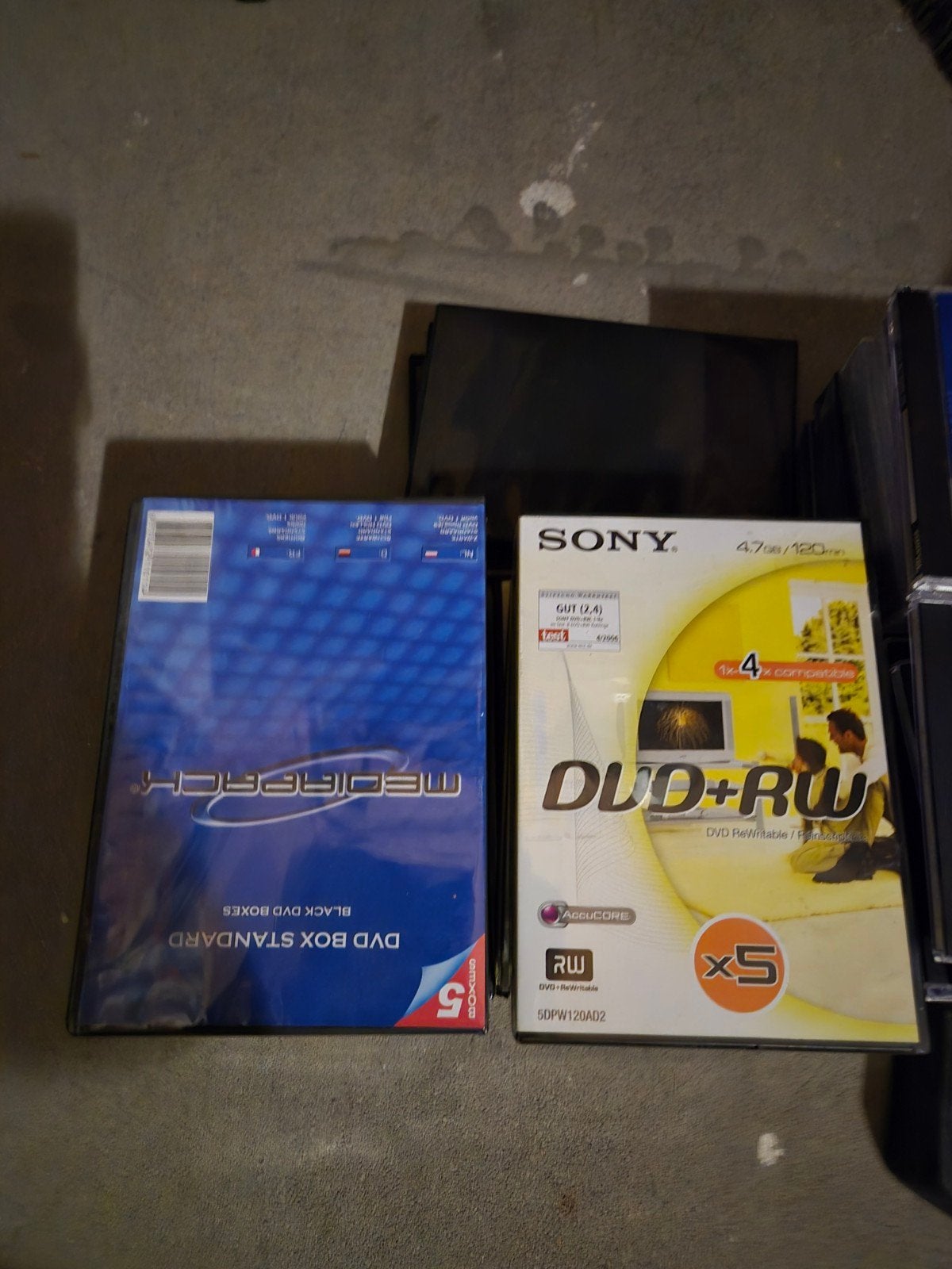 Diverse DVD+R, DVD+RW en DVD-RW schijven en hoesjes, Computers en Software, Beschrijfbare discs, Ophalen, Herschrijfbaar, Nieuw