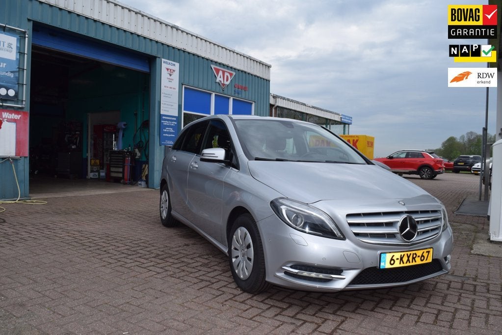 Mercedes-Benz B-klasse 180 Ambition trekhaak/ bovag garantie, Auto's, 1325 kg, Gebruikt, Euro 6, 4 cilinders