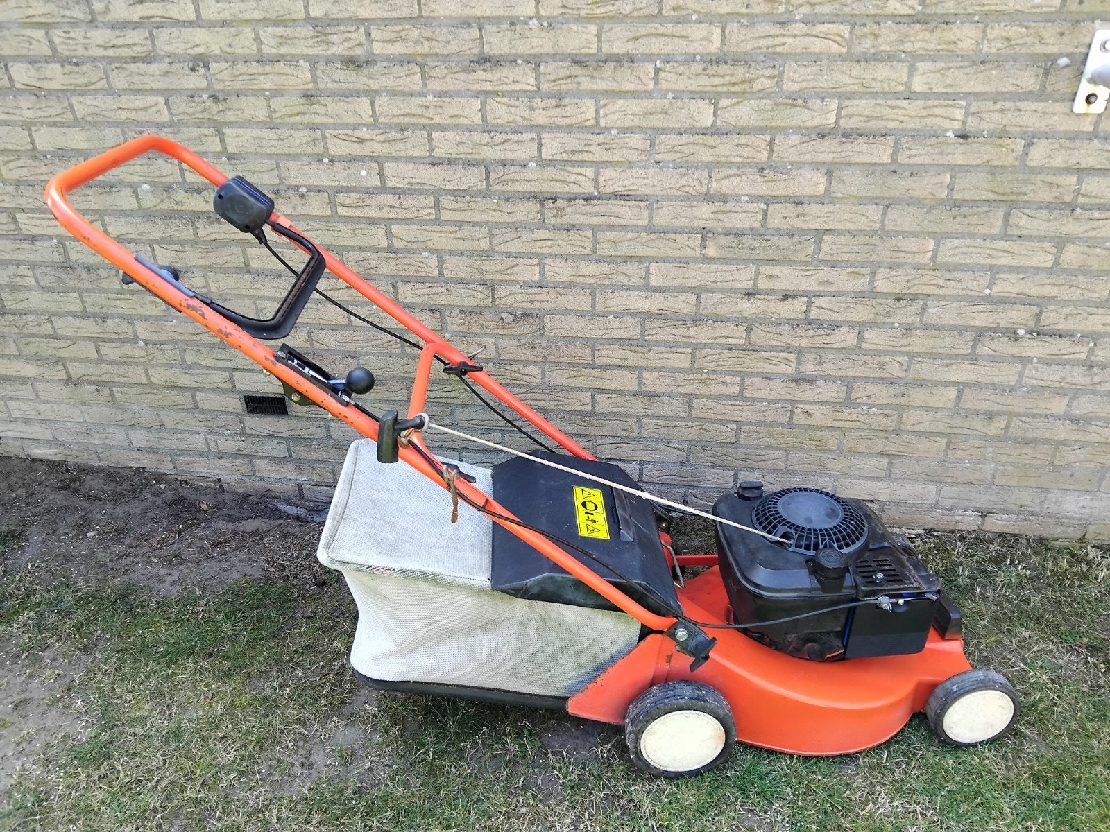 Sabo 43-4 Grasmaaier - Briggs & Stratton moter, Ophalen, Gebruikt