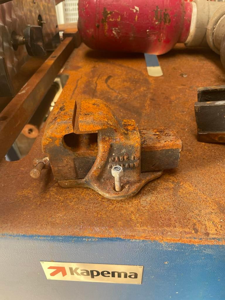 bankschroef  5cm bekbreedte, Doe-het-zelf en Verbouw, Gereedschap | Handgereedschap, Ophalen, Gebruikt