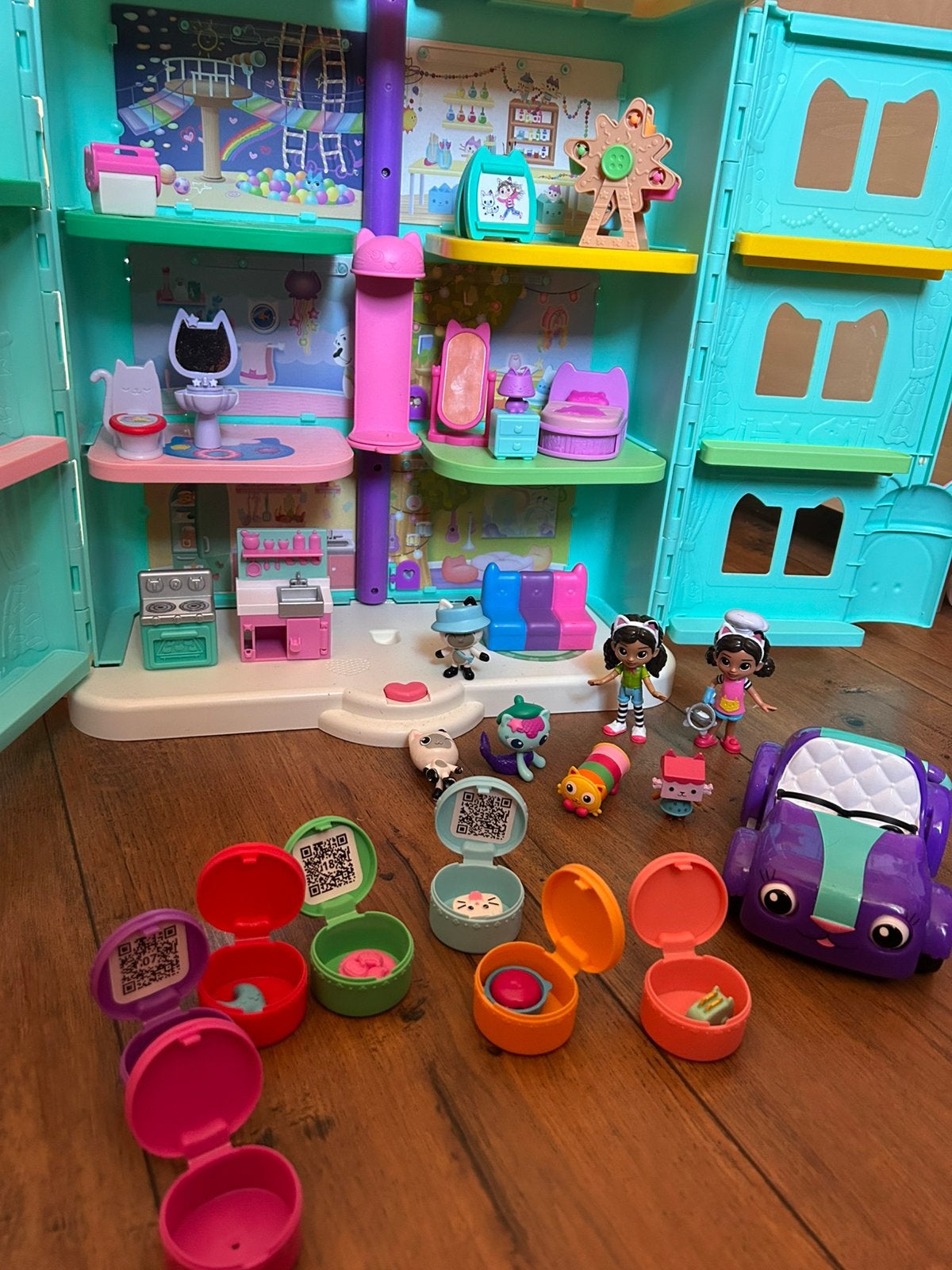Gabby’s Dollhouse Poppenhuis + Carlita auto, Ophalen, Zo goed als nieuw, Poppenhuis