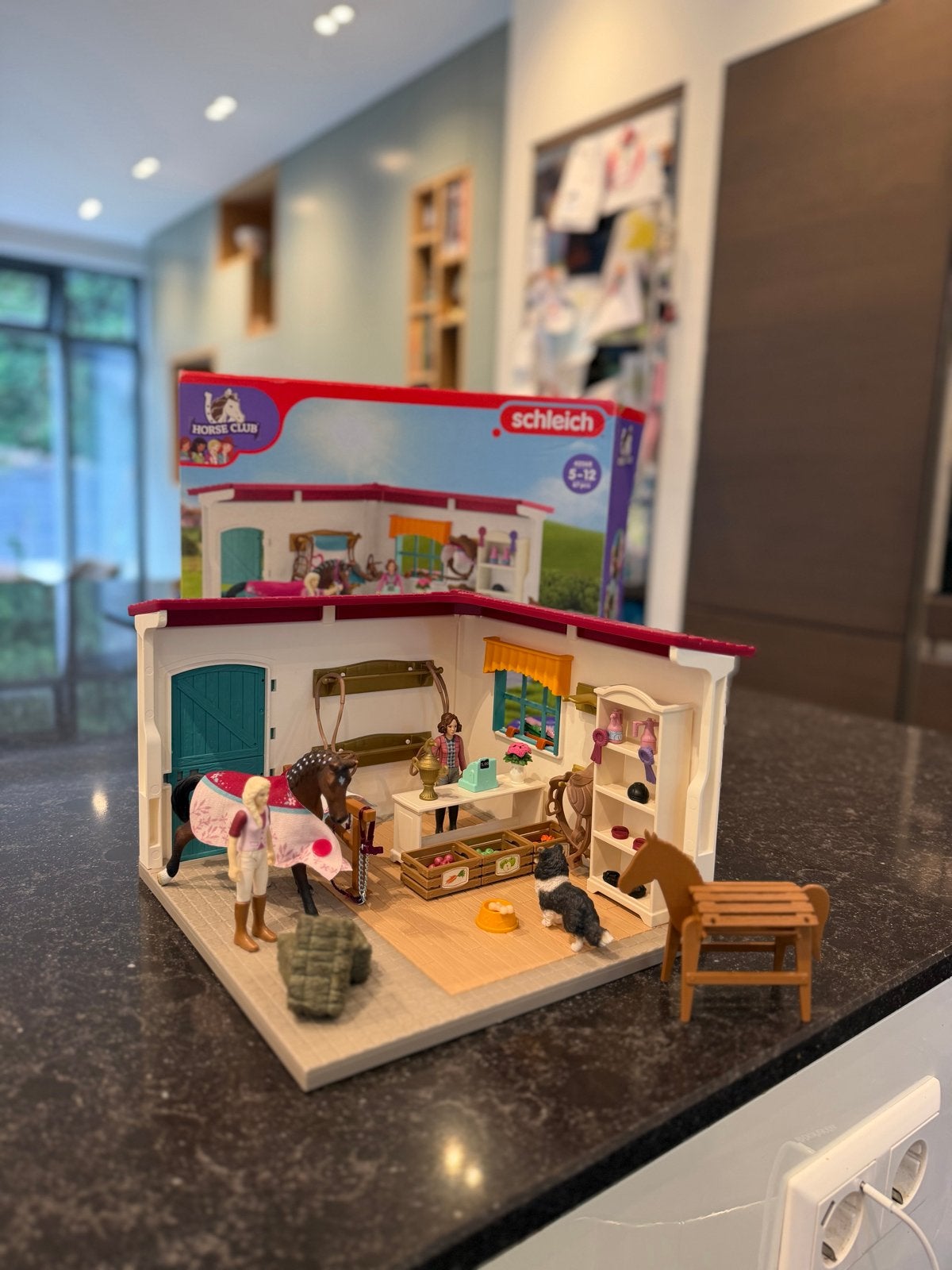 Schleich Horse Club Paardenboetiek 42568, Ophalen of Verzenden, Zo goed als nieuw, Meisje