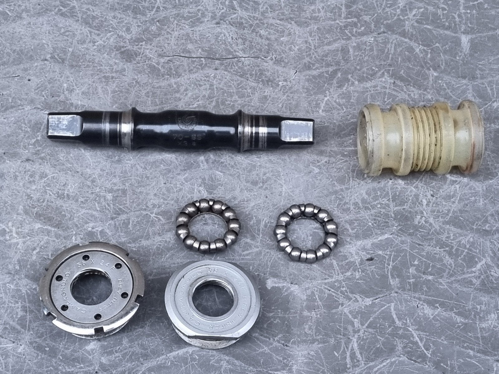 Campagnolo EUCLID Bottom Bracket 70-SS triple ITA, ., Overige typen, Ophalen of Verzenden, .