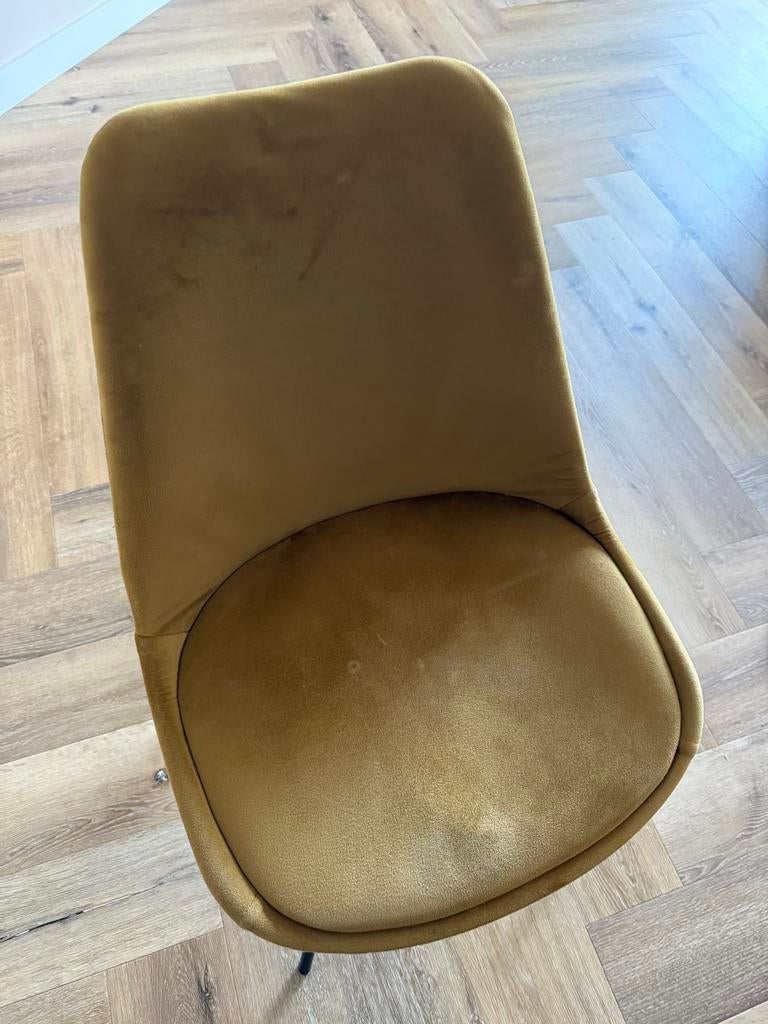 Vier mosterd kleurige kuipstoelen met metalen poten, Ophalen, Gebruikt, Overige kleuren, Eén