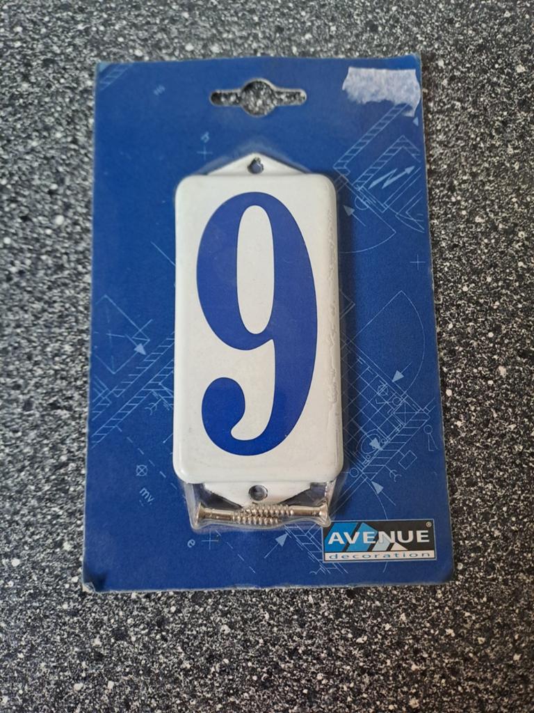 Nieuw huisnummer 9 in originele verpakking., Overige typen, Nieuw, Ophalen of Verzenden, N.v.t